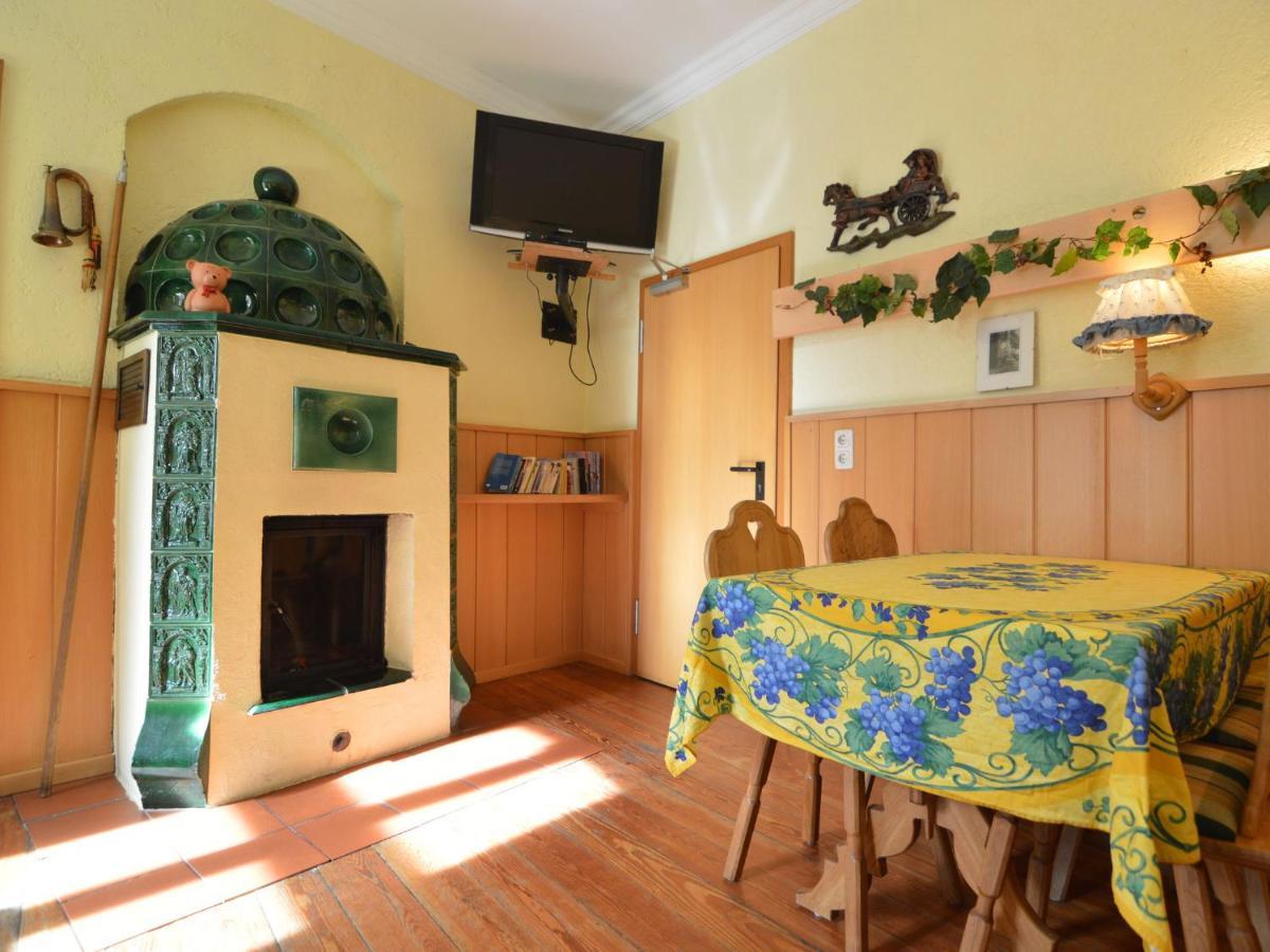Classy Holiday Home In Uerzig Near Forest 客房 照片