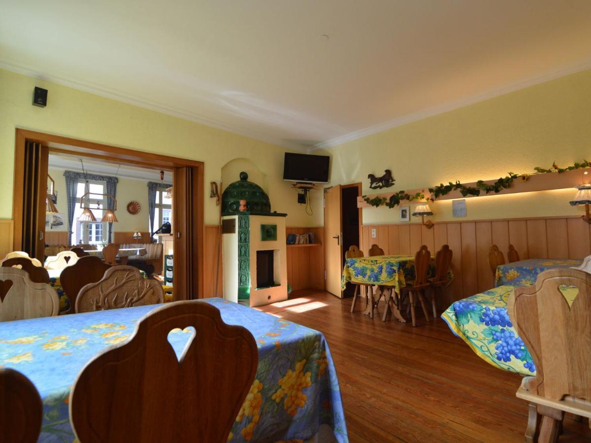Classy Holiday Home In Uerzig Near Forest 客房 照片